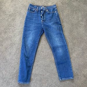 SOLD ON DEPOP Wedgie fit straight leg Levi’s!